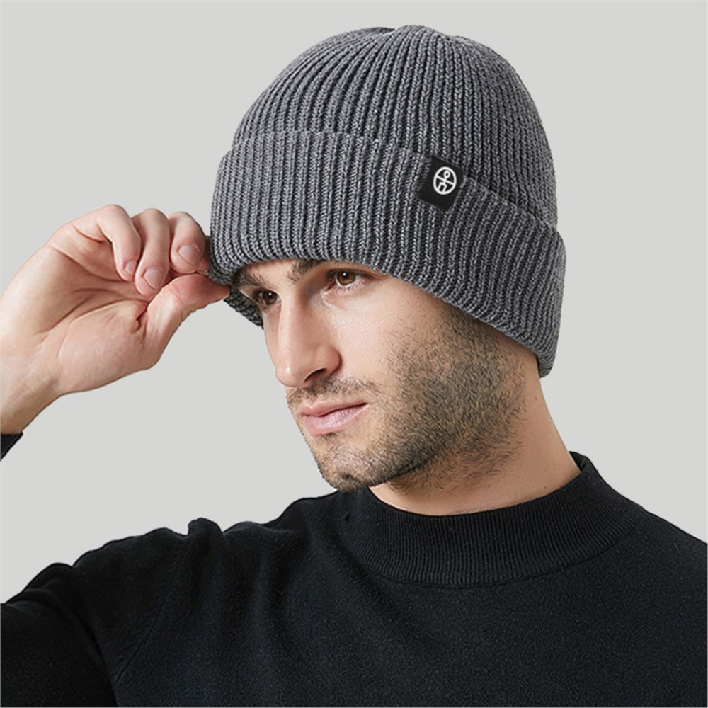 必須アイテム。多用途で、コンパクトに収納できる、リブ編みのニ - Packable Hat Nylon のレビューと価格