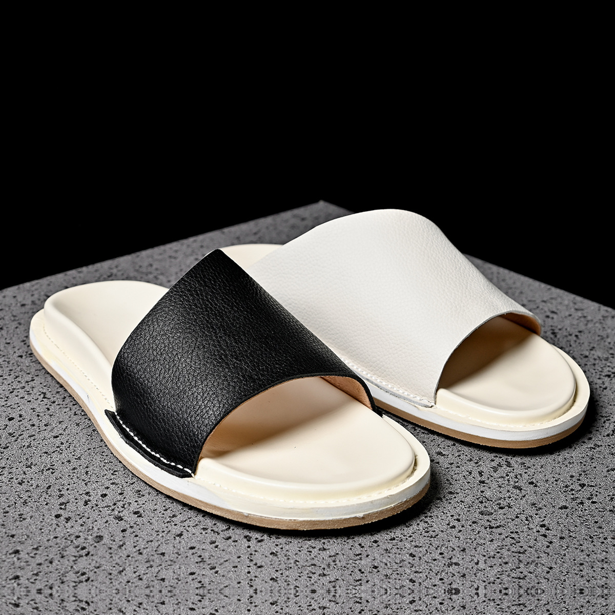 高品質ソフトメンズ本革スリッパ2025夏カジュアル快適シュー - Flip Flop Leather Men のレビューと価格